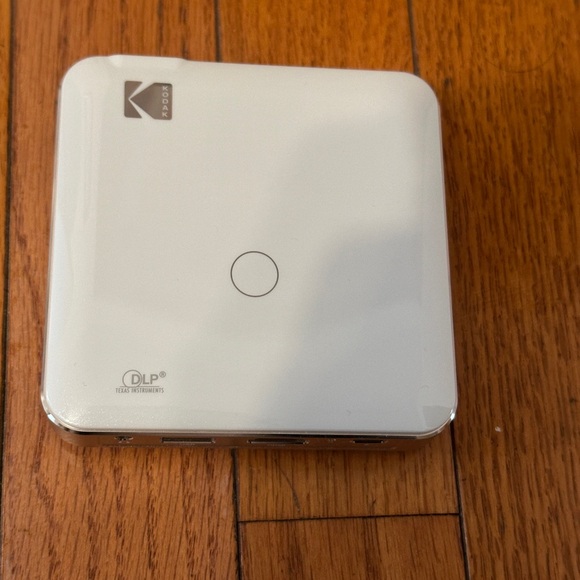 KODAK LUMA 150 Portable Wireless Projector- ONLY USED ONCE - Picture 8 of 13